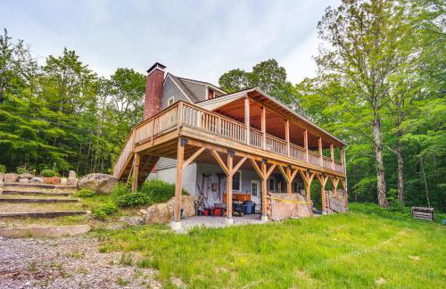 Expansive Wilmot Escape with Deck Near Skiing! - Foto 34