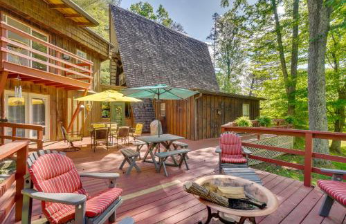 A-Frame Cabin w/ Spacious Yard in Tellico Plains! - Foto 1