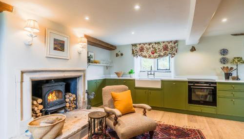 Locks Cottage - Photo 2