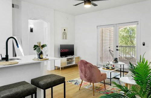 CozySuites Glendale by the stadium with pool 10 - Foto 8