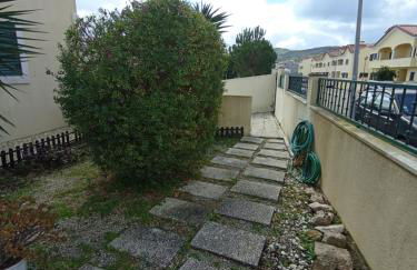 Alojamento - Apartamento ou quarto - Estacionamento à porta - Foto 29