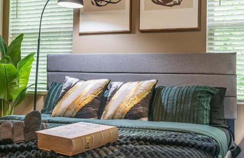 4BR Townhouse King Bed 2-Story Near NC State - Foto 18