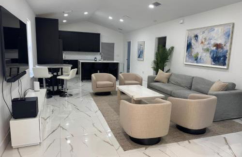 Palm Luxe Residence - Photo 10