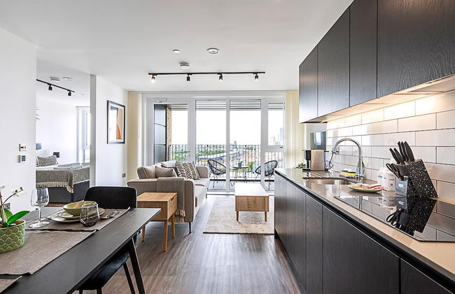 Sky-High Studio with Stunning Views - Foto 17