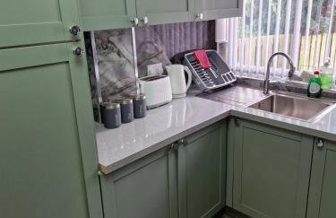 Family-Friendly Detached House Near Leeds and Bradford with Garden - Foto 16