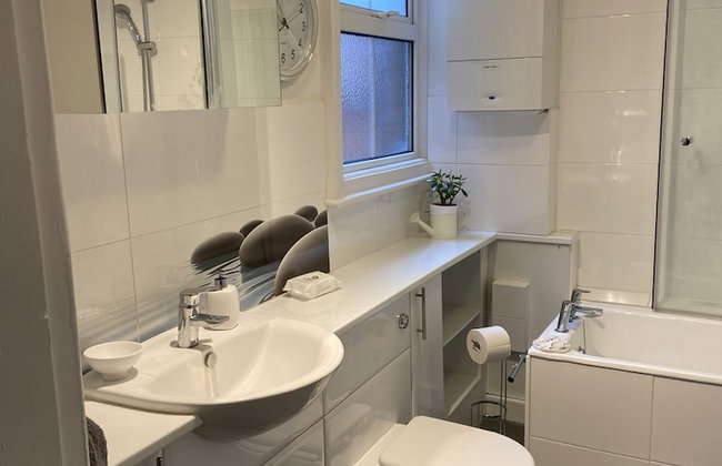 Deluxe Three Bed BnB in Henley-on-Thames near Station River & Town Centre - Foto 12