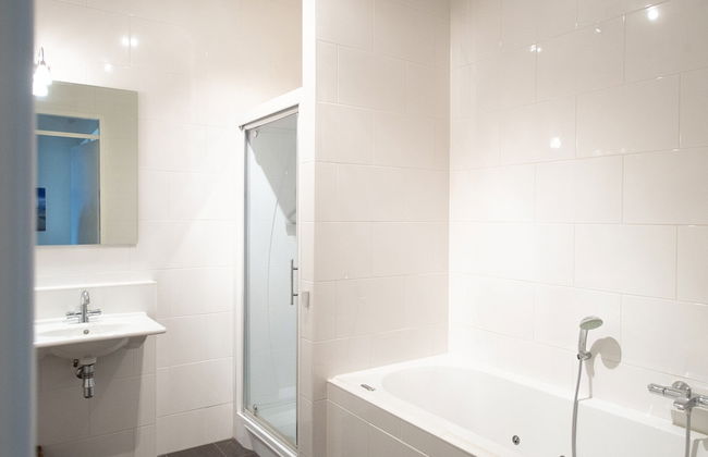 Appealing Apartment in Den Haag With Balcony, Terrace - Photo 47