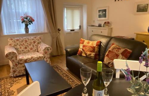 Carr’s cottage Eyam Peak District, - Photo 5