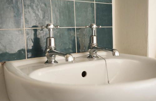 Hollyhocks 2 Bedroom House with Extra Sleeping Option - Wiltshire - Foto 22