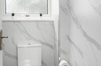 Spacious - 3 Bed - Free Parking - by Holiday Homes - Foto 13