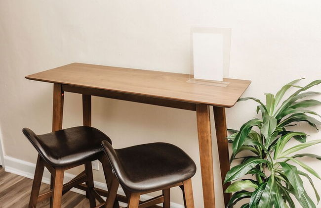 Inviting Weekend Getaway in Clayton With Pool - Foto 8