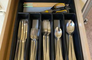 Near Downtown- Kitchen-washerdryer-parking - Foto 49