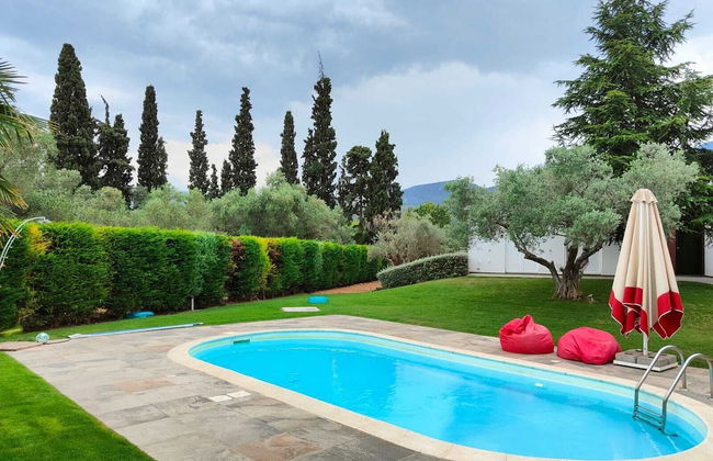 Luxurious 6 Bedroom Villa In a Great Location - Foto 29