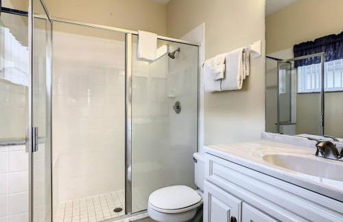 H504E Single Level POOL Home Themed Room by Disney - Foto 31