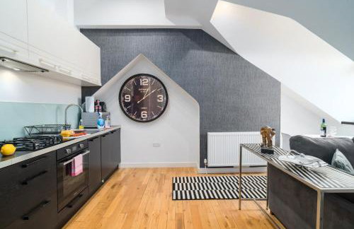 Oakfield Premier Apartments-High Speed WiFi-Smart SelfCheckIn-Central Cardiff Gem - Photo 27