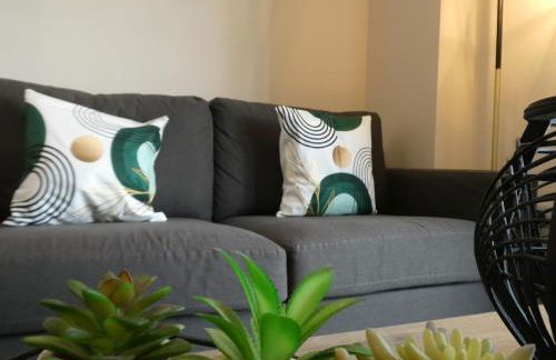 2 Bed 2 Bath Apartment Close to City Ctre Sleeps 5 -Free Parking - Foto 35