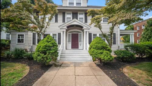 3BR/2.5 BA Townhouse |Downtown Salem w/Parking - Foto 2