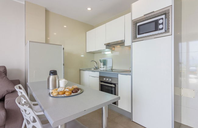 Klayman Diamond Aparthotel - Photo 9