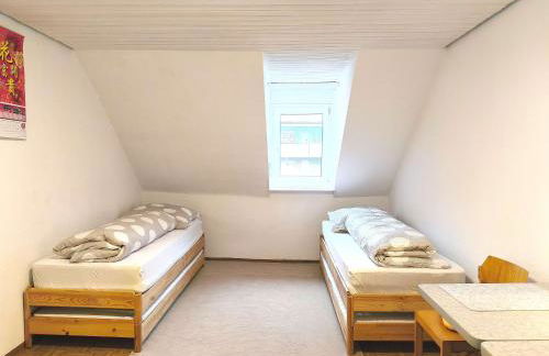 Ganze Wohnung in Karlsruhe, 2 Schlafzimmer, 3 Betten, Küche, Bad, Altbau, Stadtmitte - Foto 5