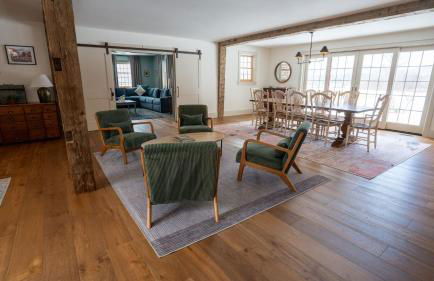 52-Acre Berkshires Farmhouse • Fire Pit Outdoor Dining Trails Copper Kettle Farm by AvantStay - Foto 10