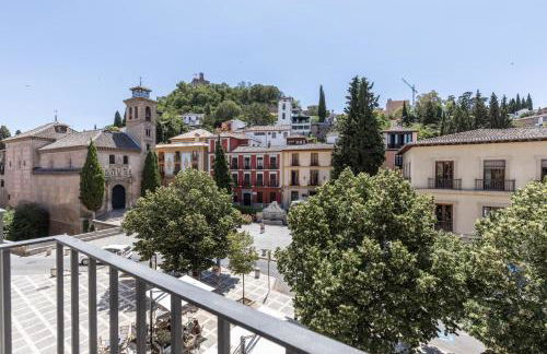 BiBo Suites Real Chancilleria - Photo 54