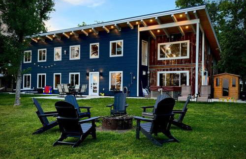 Designer Lake Cabin- HotTub, Sauna & Massage Chair - Foto 6