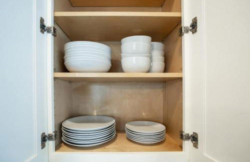 Fun & Renovated Artsy Downtown Apt Dog Friendly with Fully Fenced Backyard and Private Parking - Foto 44