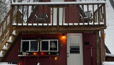 Waterfront A Frame with Dock Canoe Kayaks Family - Foto 3