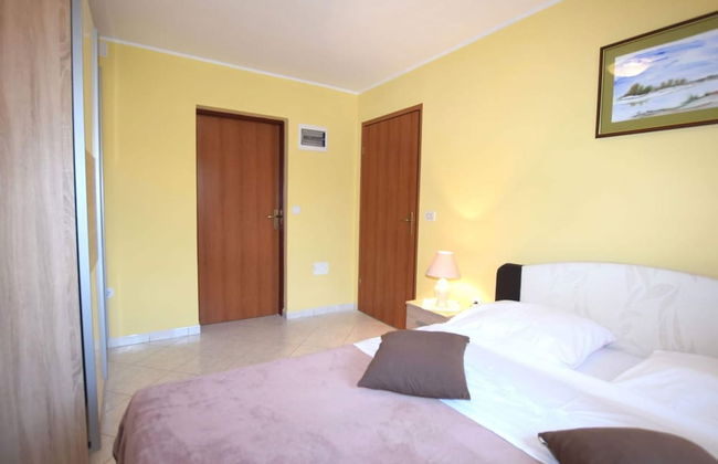 Lovable Apartment, Pool With Deckchairs, Fenced Garden With Grill, Wifi and Airco - Foto 3