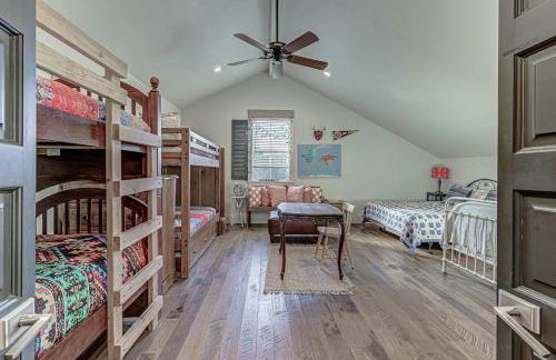 Immaculate Waterfront Family Home for 16 w Private Dock - Foto 74