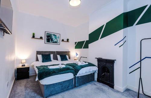 4 Bedroom House in Walkden with Free Parking, by Short Term Digs Short Lets & Serviced Accommodation - Foto 39