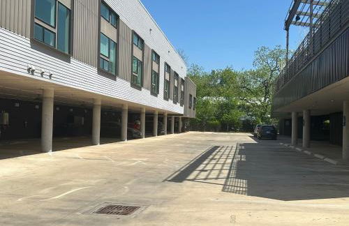 Austin Stylish Studio - Foto 45