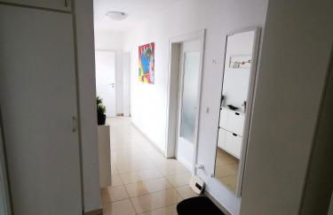 "GREENSUN-HOMES" Messe, Flughafen und Zentrums nah, Ruhig, Modern, schnelles WLAN, Balkon und Küche, freies Parken, 4 Schlafplätze möglich - Photo 13