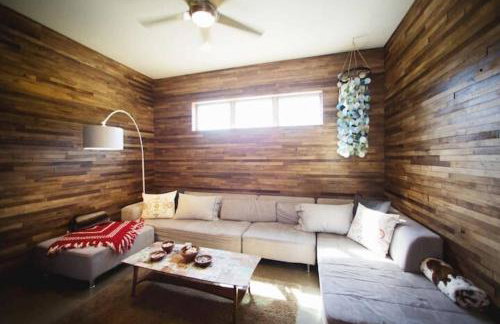 Mid Century Modern Family Home On 25 Acres! - Foto 14