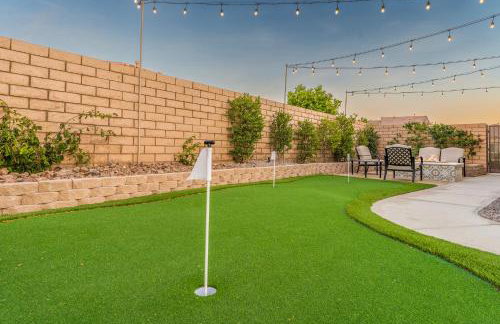 GAMEROOM, King Beds, Movie Projector, Heated Saltwater Pool, Golf and Games! - Foto 3