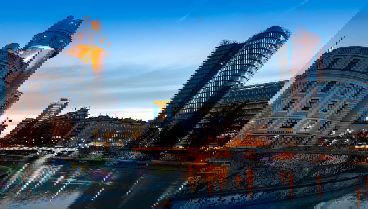 Visite panoramique de nuit dans Vienne - Photo 1