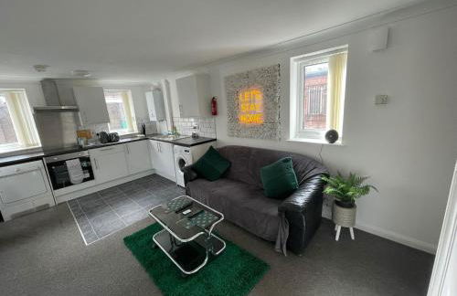 1 Bed @ Factory Quater - Chard St - Foto 1