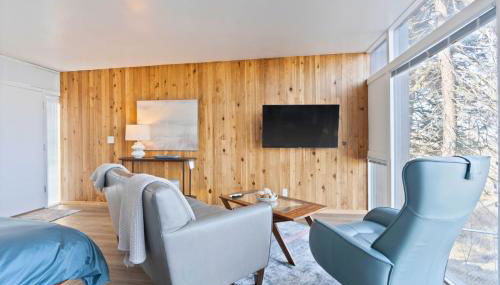 Midcentury Stay w Free Parking - Foto 5