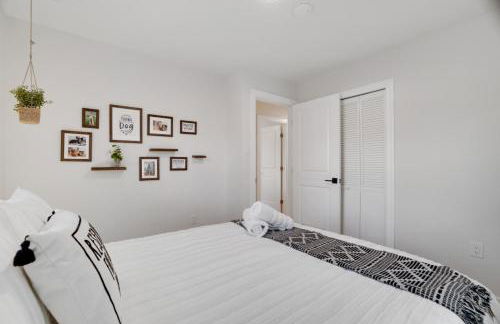 (NEW) Blue Mtn Poconos Retreat Htd pool pet frndly - Foto 25