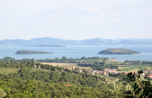 2 bedroom Apartment in Castiglione del Lago with swimming pool and garden - Photo 32