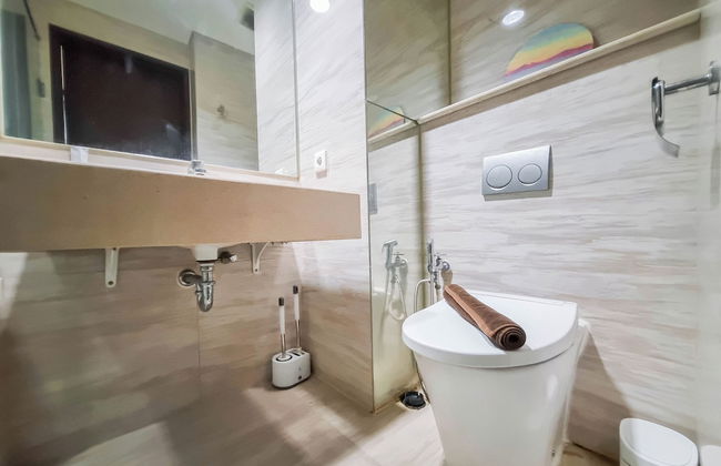 Cozy And Warm Studio Room At Uttara The Icon Apartment - Photo 13