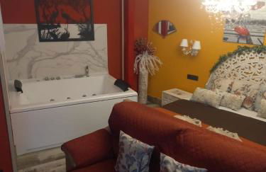 Apartamentos DELUXE Con Jacuzzi o Chimenea LOVE FOR TWO - Photo 2