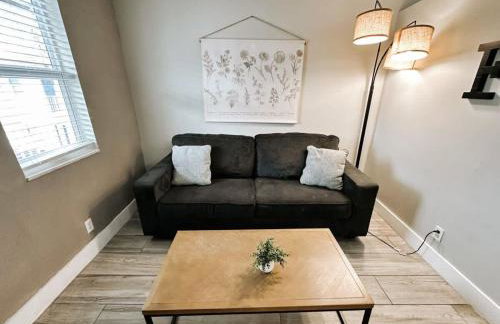 Rustic Retreats Beachy 1BR for 4 guests in the heart of Fort Lauderdale - Foto 1