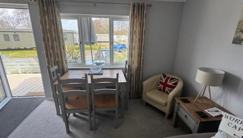 Overlooking the Norfolk Broads - Foto 3