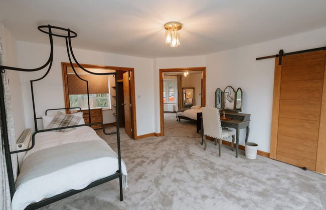 Luxury Langtoft Stud - Sleeps 10 - Photo 29