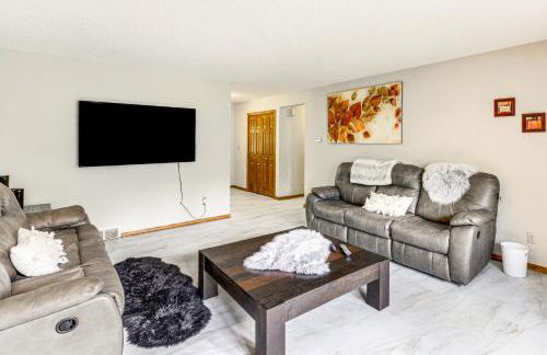 Hot Tub and 2 Recreation Rooms Spacious Onamia Home - Foto 6