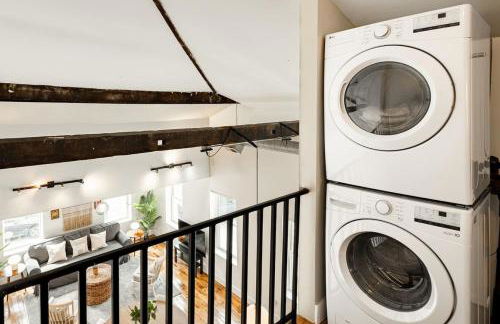 Soaring 2BR Parkside Loft Walkable to it All - Foto 21