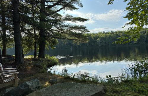 Luxury Forest Lake House - Privacy, Nature, Conveniences - New 2 bedroom - Foto 18