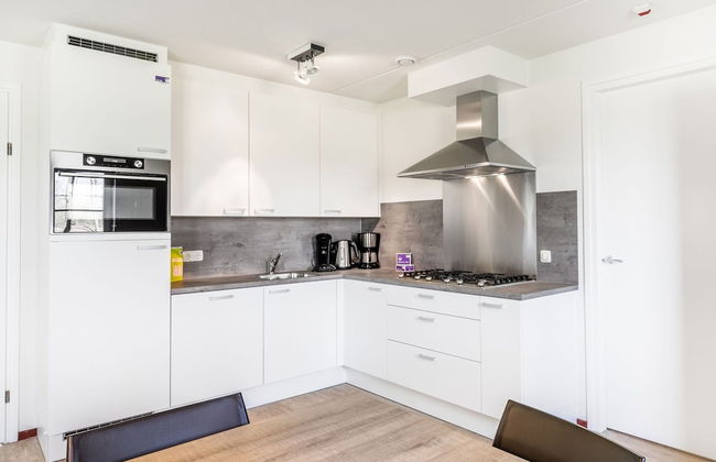 Villa in Weerterbergen With Private Sauna - Photo 4