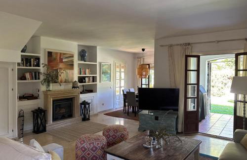 Nice villa with a garden - Photo 3